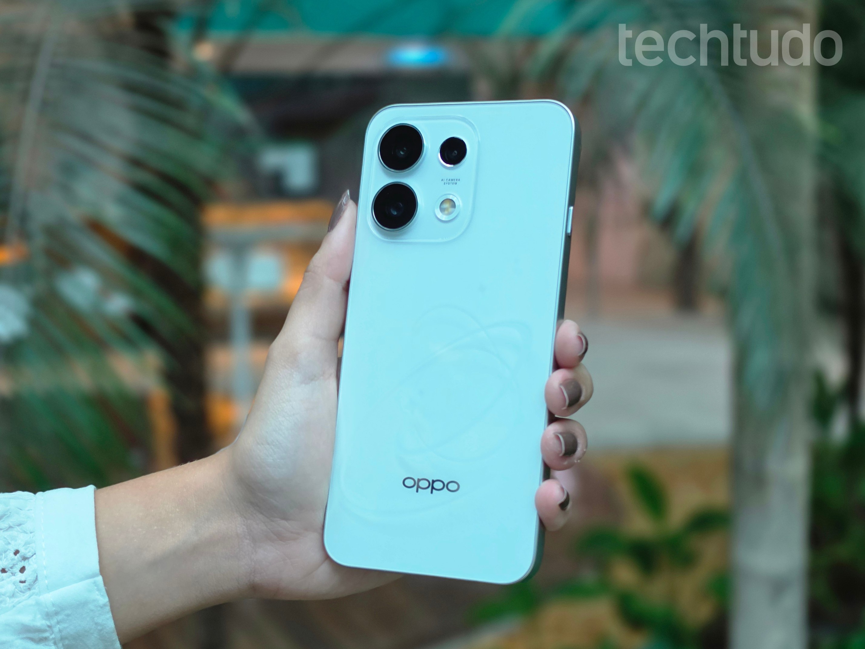 Imagem de capa do artigo: OPPO Reno16 F chega com efeito 3D e câmeras potentes; veja impressões