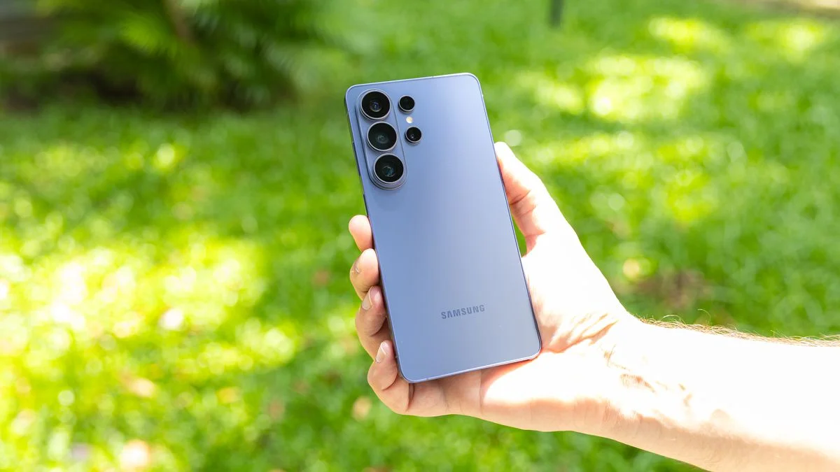 Imagem de capa do artigo: Galaxy S26 fica mais caro de novo em meio à crise das memórias
